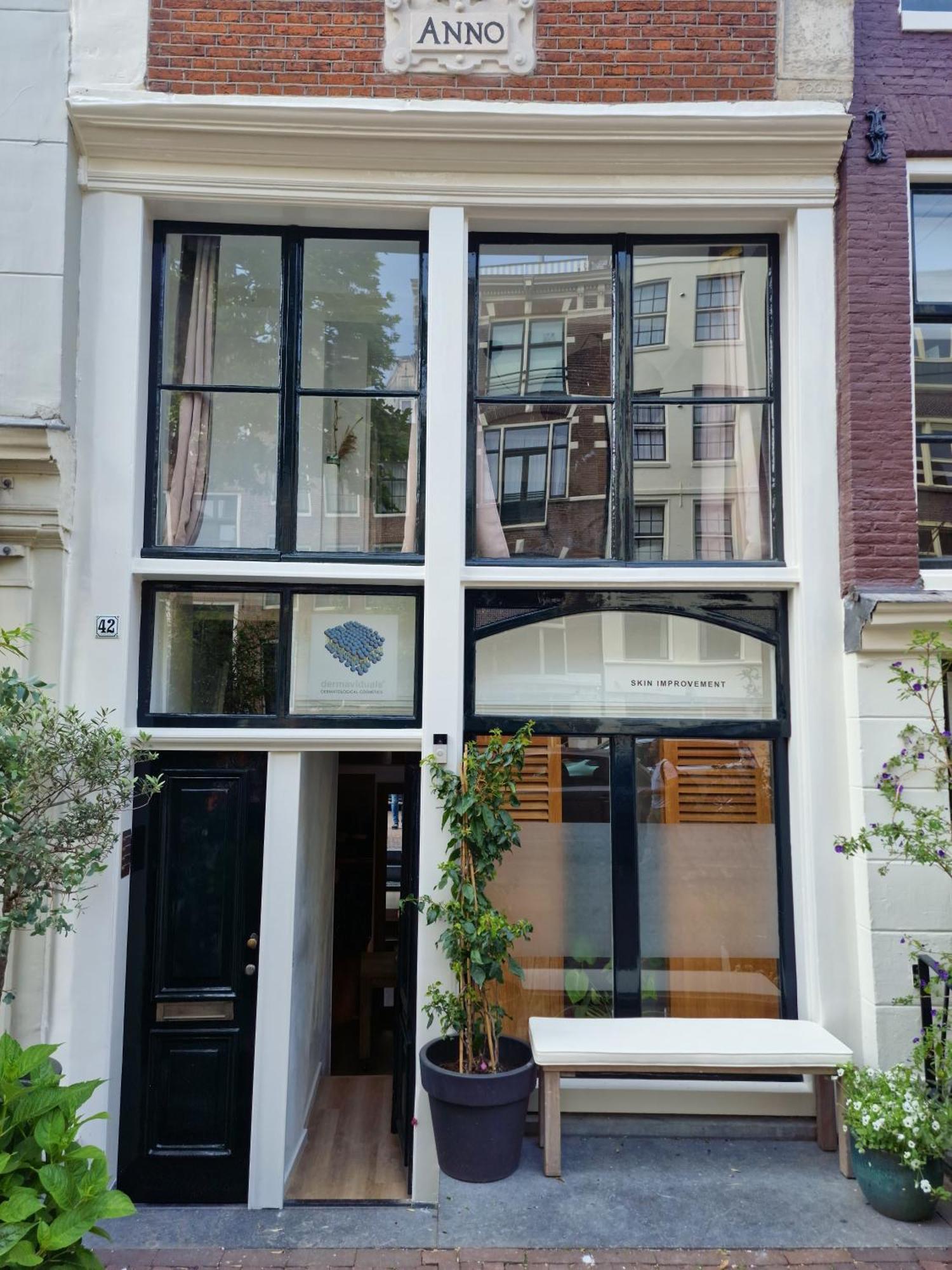 New In The Heart Of * Ámsterdam